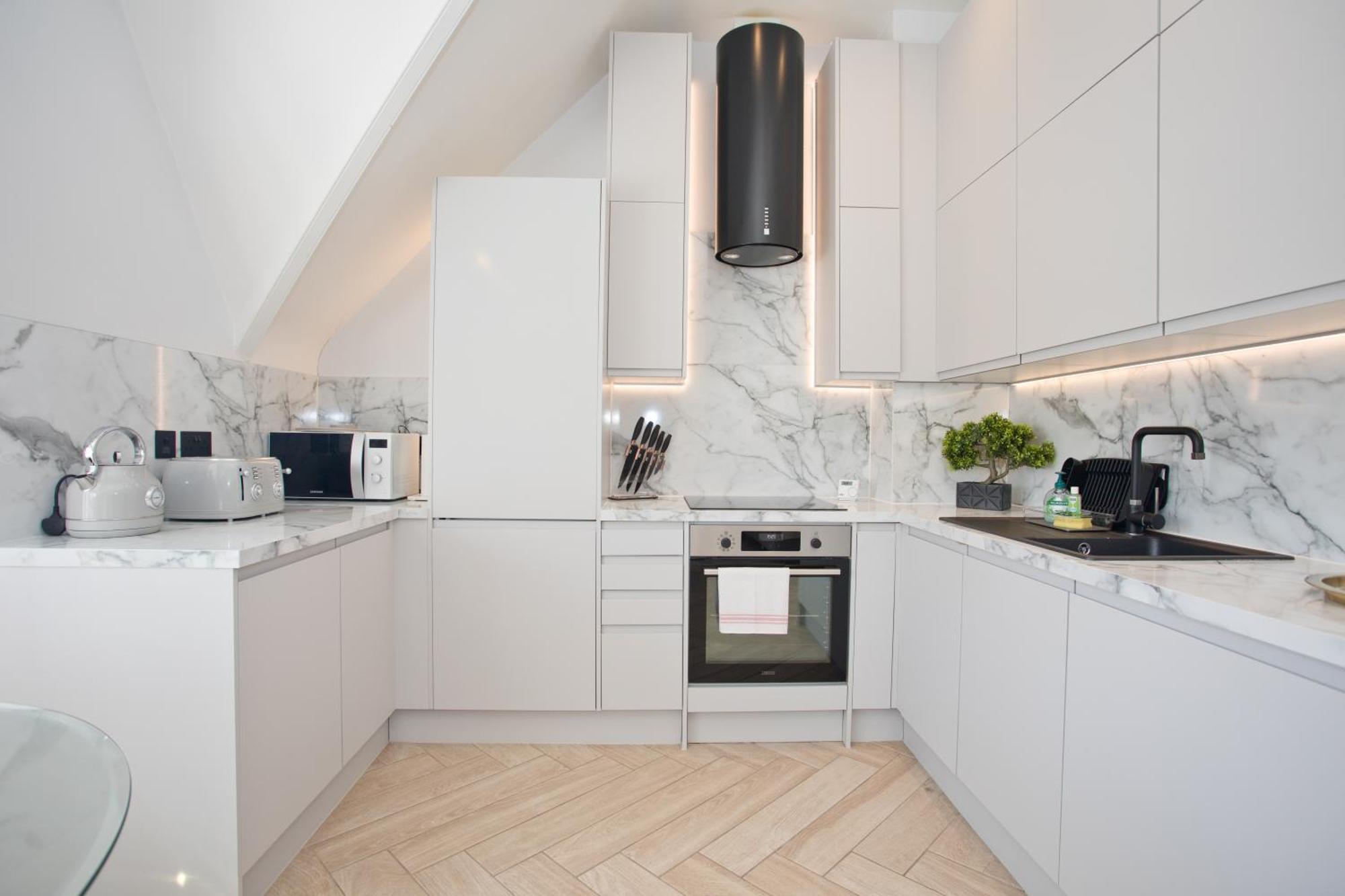Ultra Stylish Apt Set In An Affluent Location Poole Exterior photo