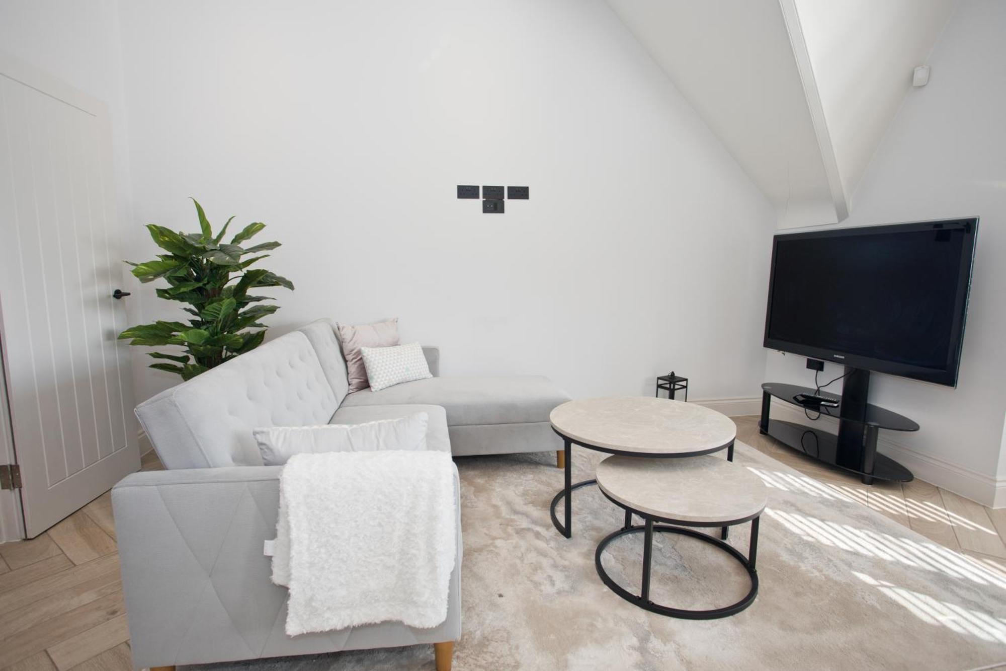 Ultra Stylish Apt Set In An Affluent Location Poole Exterior photo