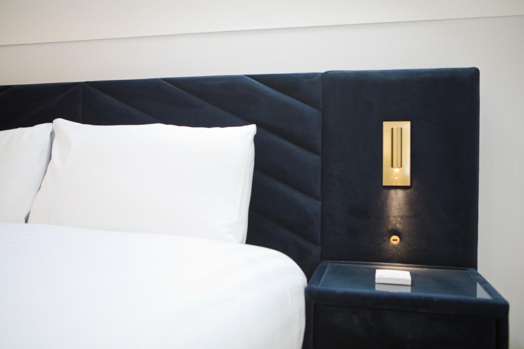 Ultra Stylish Apt Set In An Affluent Location Poole Exterior photo