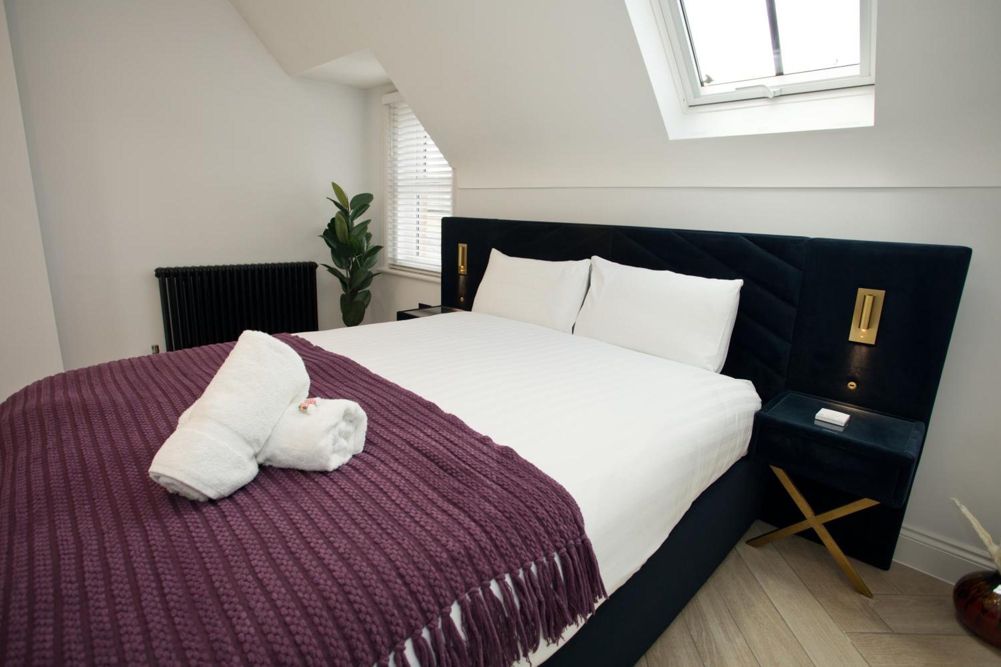 Ultra Stylish Apt Set In An Affluent Location Poole Exterior photo