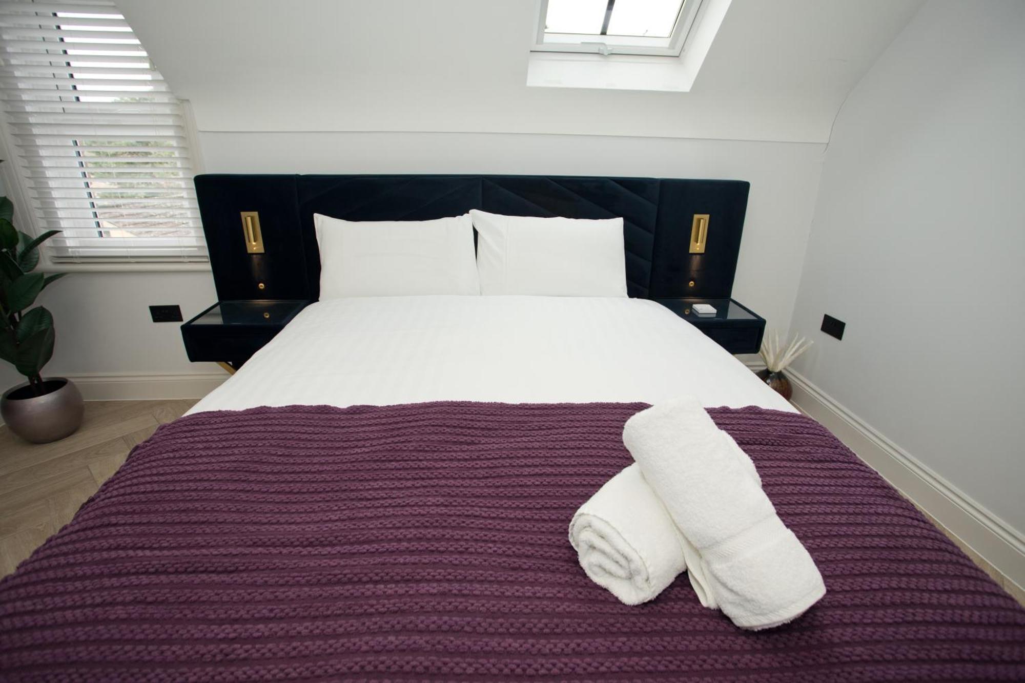 Ultra Stylish Apt Set In An Affluent Location Poole Exterior photo